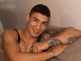 AngellAdams live pics